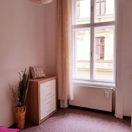 Snow White Apartman, In The Heart Of Boedapest Buitenkant foto